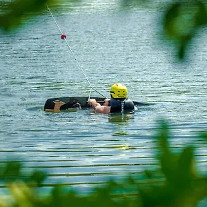 Lodge Dahu Wake Park, Proche Saint Emilion, Sablons (Gironde)